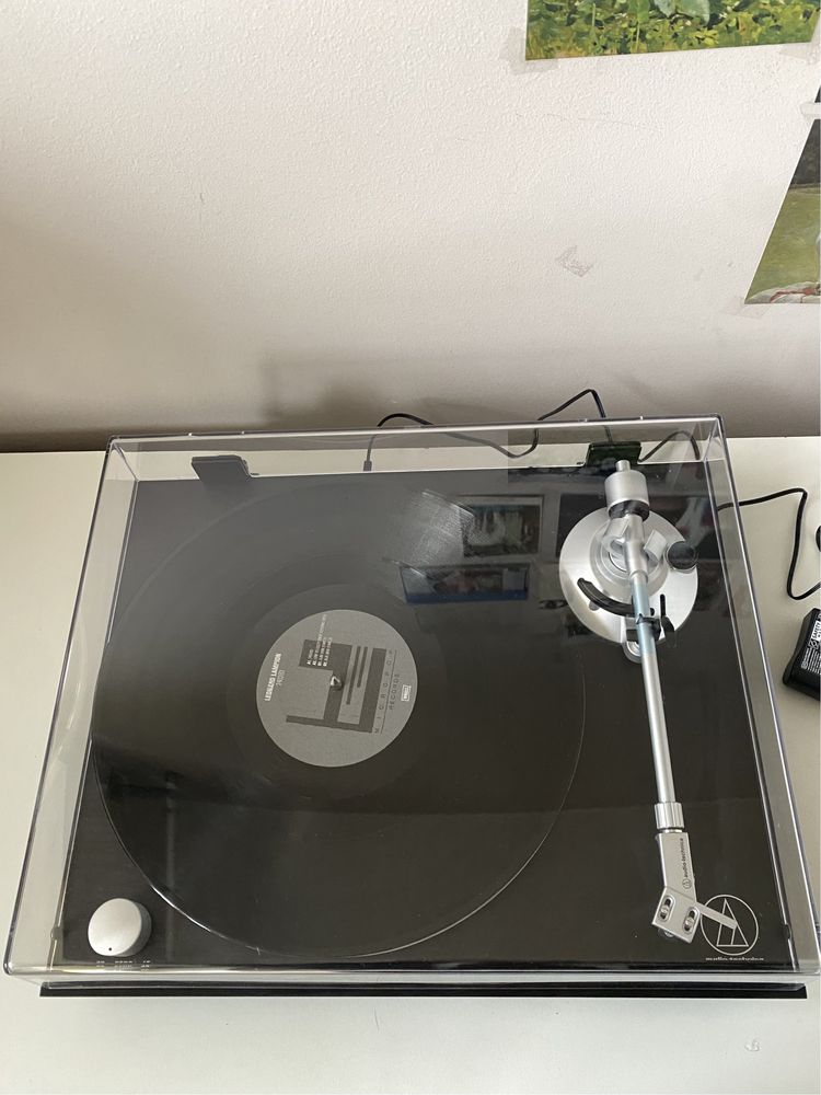 Gramofon  Record Player Turntable Audio Technica Iberia AT-LPW30BK