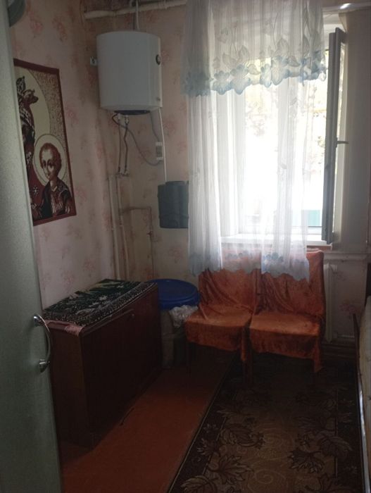 Продам частину будинку в Центральній частині міста.