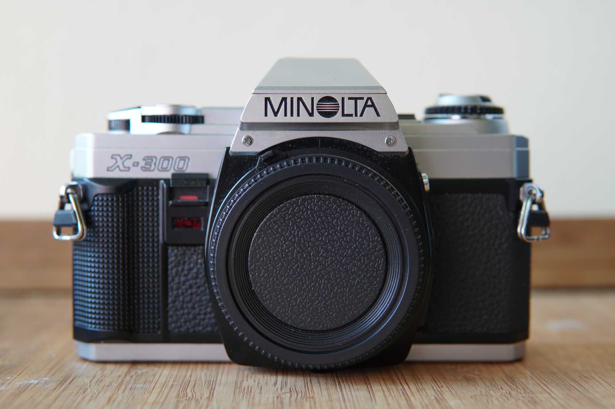 Minolta X-300 SILVER / Minolta Rokkor PG 50mm f 1.4