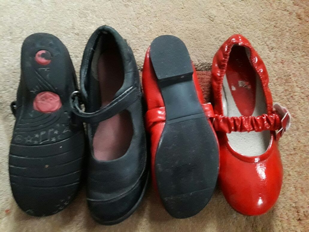 Туфли красные, черные для девочки clarks