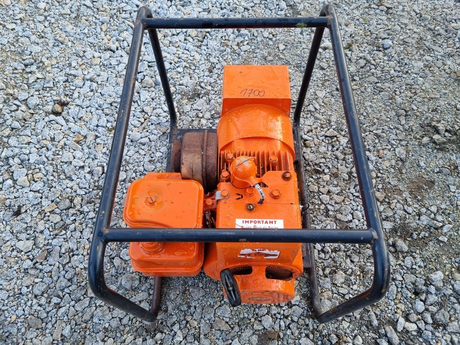 Agregat Generator Prądotwórczy BOSCH 2.5Kw / Briggs 5Hp  / 230v