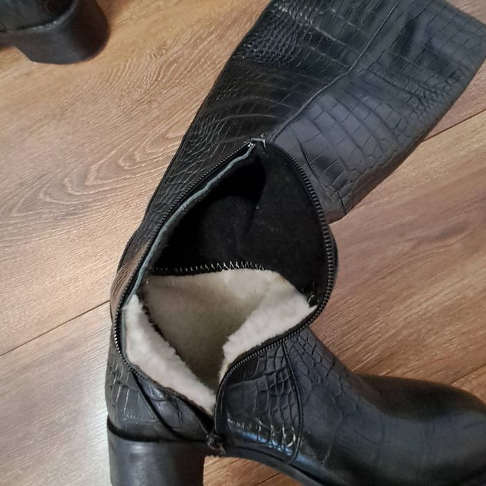 Жіноче взуття, шкіряні зимові чоботи,розмір 36