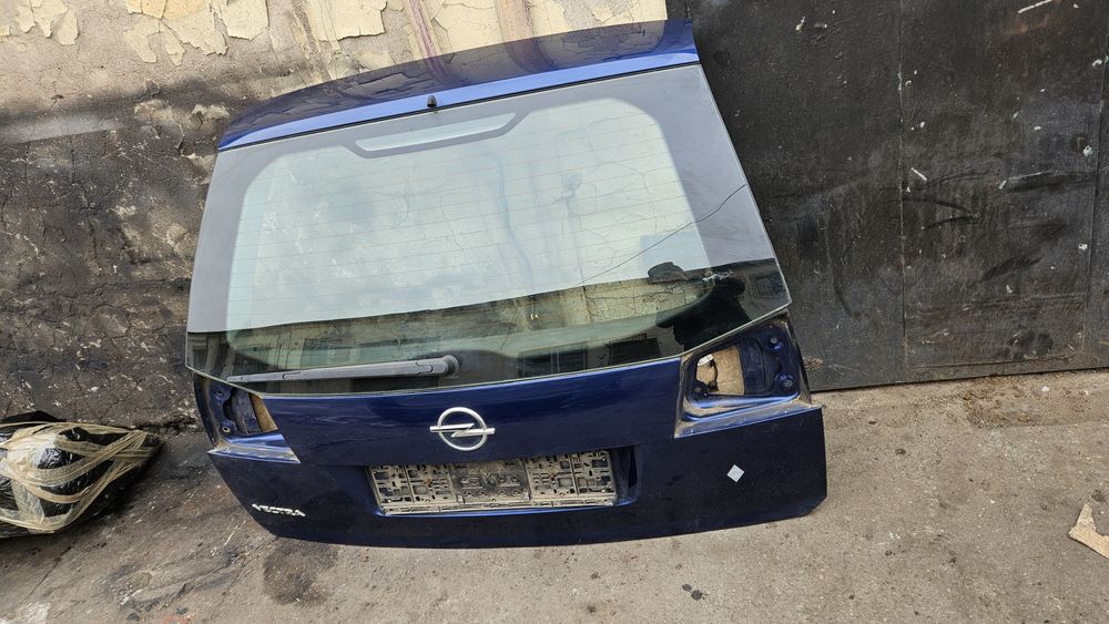 Tylna klapa bagażnika tył z21b opel vectra c kombi bez rdzy jasna szyb