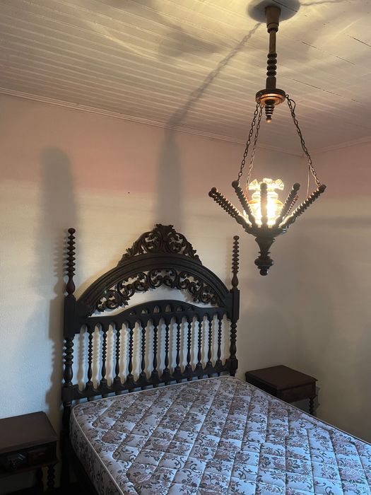 Móvel de Quarto Antiga