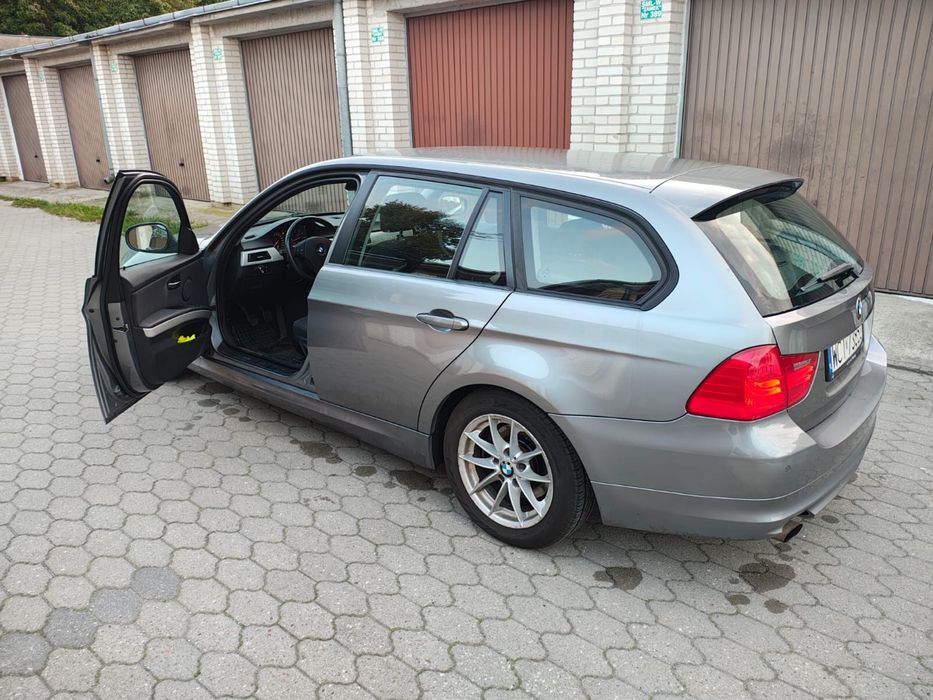 BMW serii E91 318i
