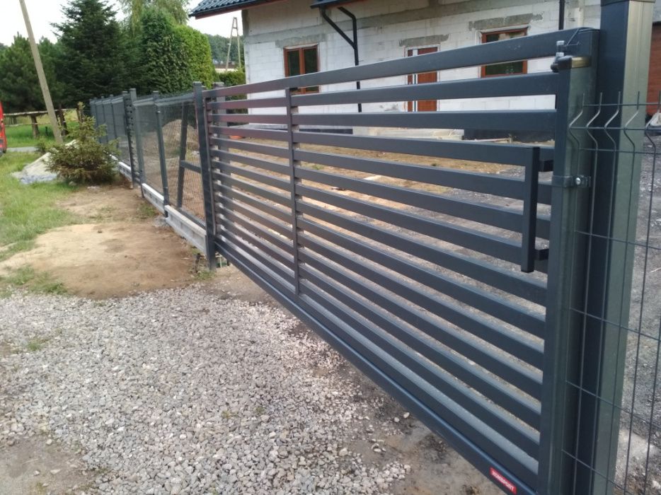 Montaż ogrodzeń, plot z siatki, betonu, paneli, bram, furtek