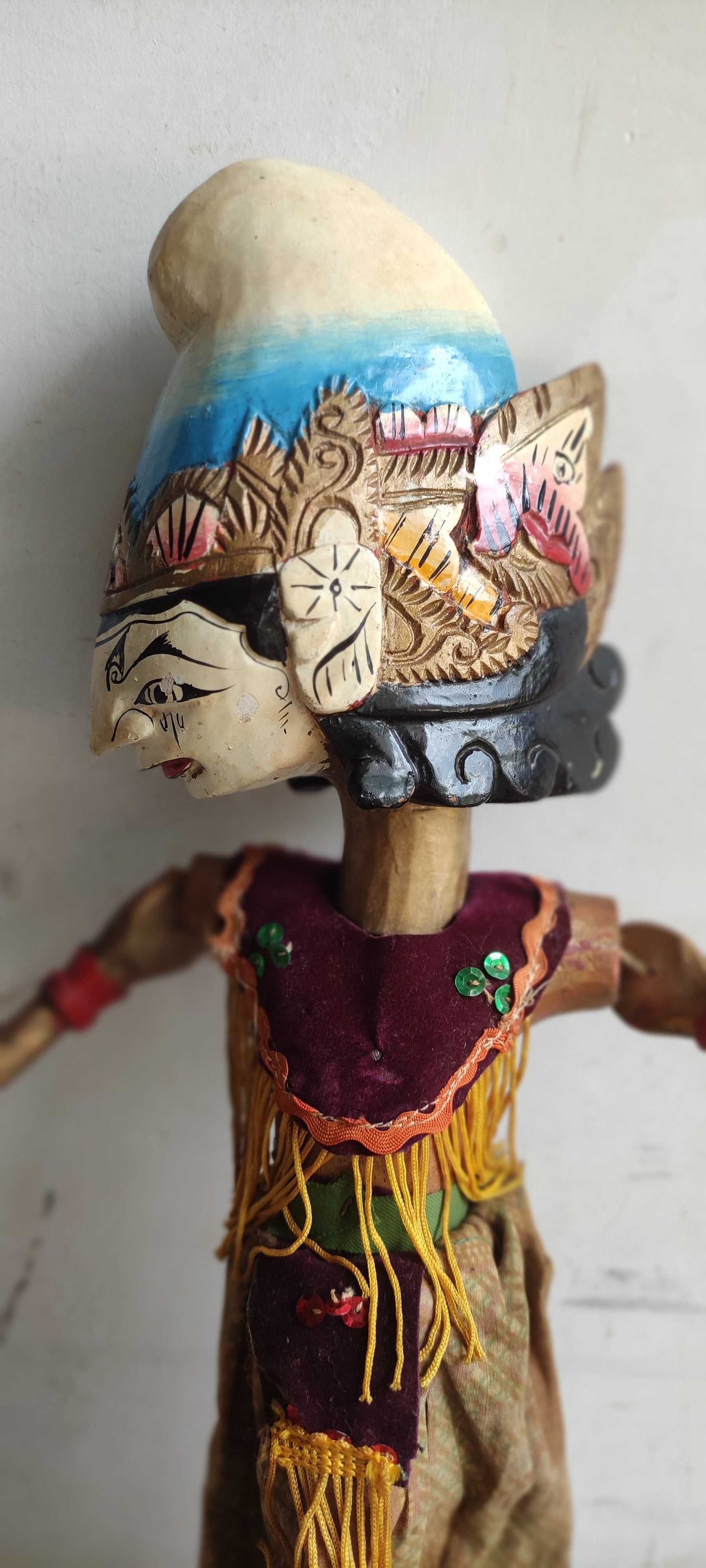 Antyczna lalka teatralna Wayang golek