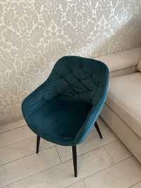 Krzesła tapicerowane, pikowane - 4 sztuki