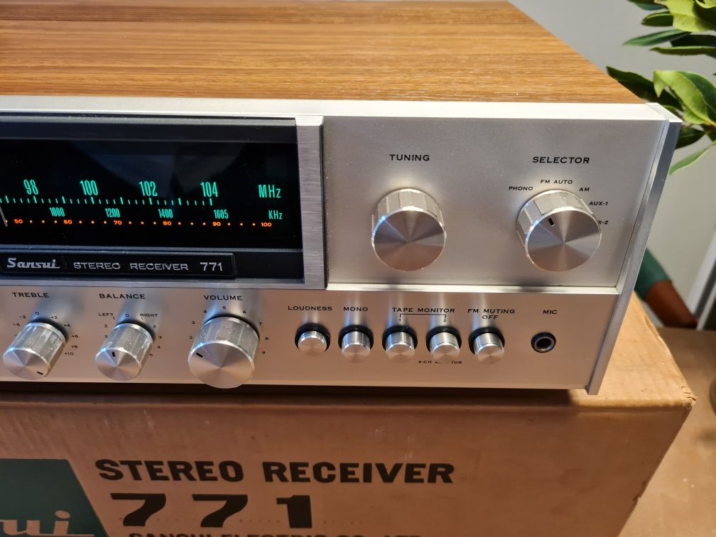 SANSUI 771 SUPER STAN w oryginalnym opakowaniu.