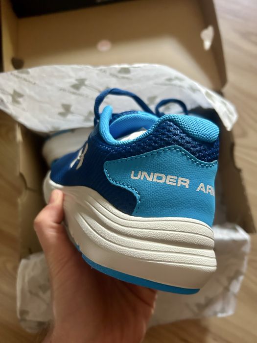 Nowe buty Under Armour UA Surge 2 rozmiar 40