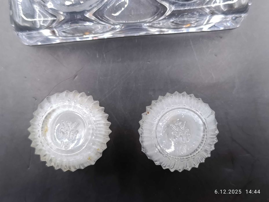 Stary Zestaw: butelka, karafka, solniczki WMF