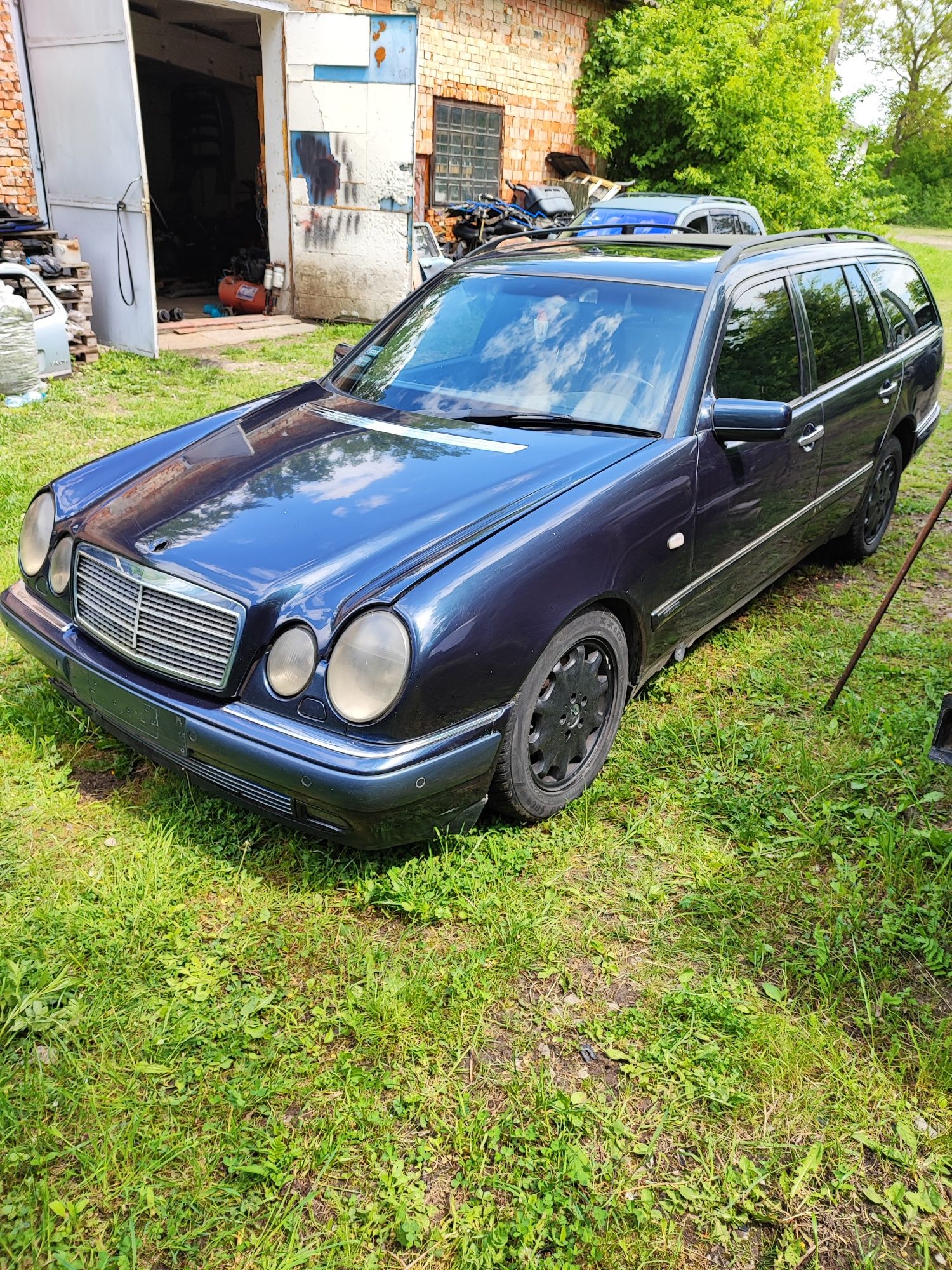 Mercedes W210  розбор