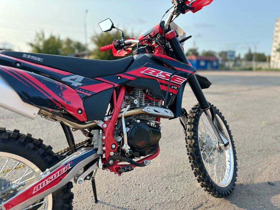 26к.с, 172Двигун, Повітря, 5КПП - мотоцикл BSE J10 250