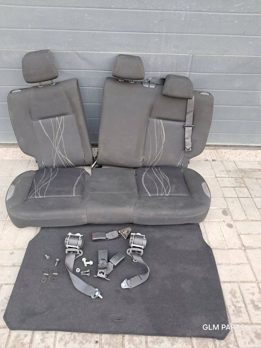 peugeot 208 tylna kanapa pasy mocowanie podłoga bagażnika