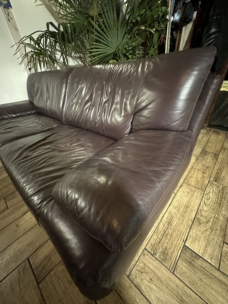 Sofa skórzana ciemny fiolet  śliwka stan bardzo dobry