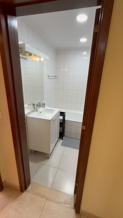 Quarto p casal c/s filho mobiliado Queluz ao pé est. comboio ent. 11