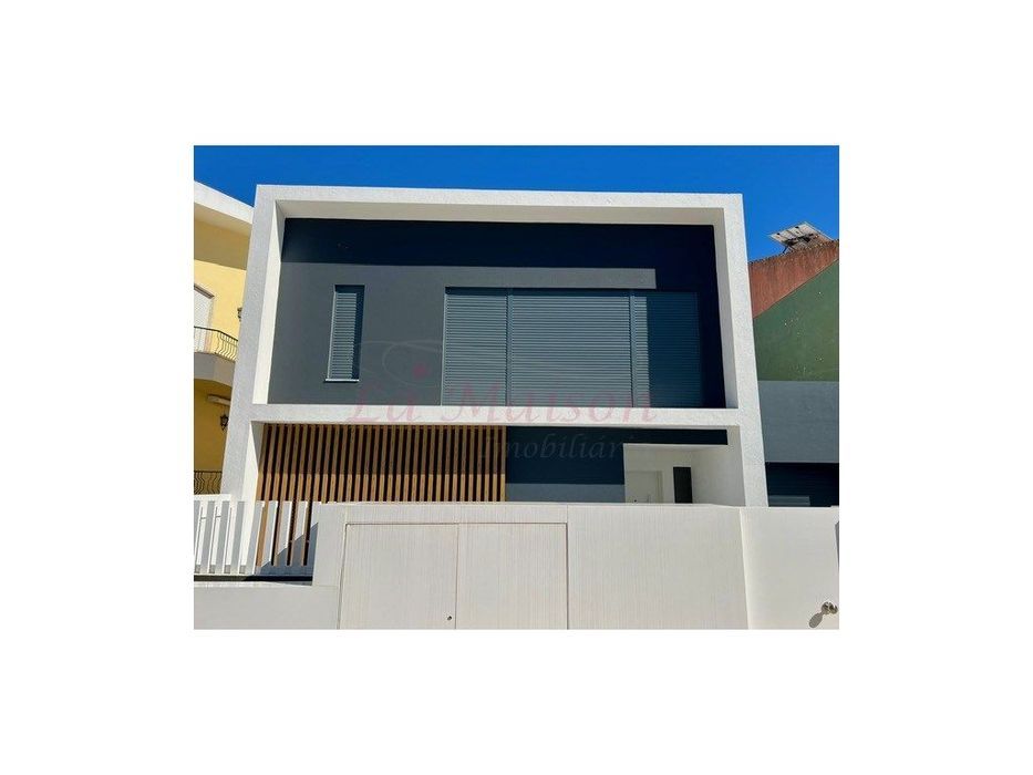 Moradia V5 no centro de Loures