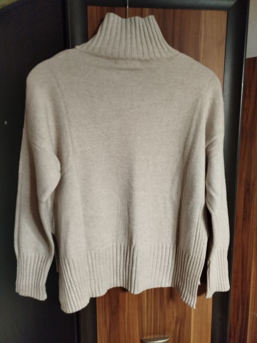 Śliczny golfik damski ciepły 50%viskose rozmiar XL Nowy