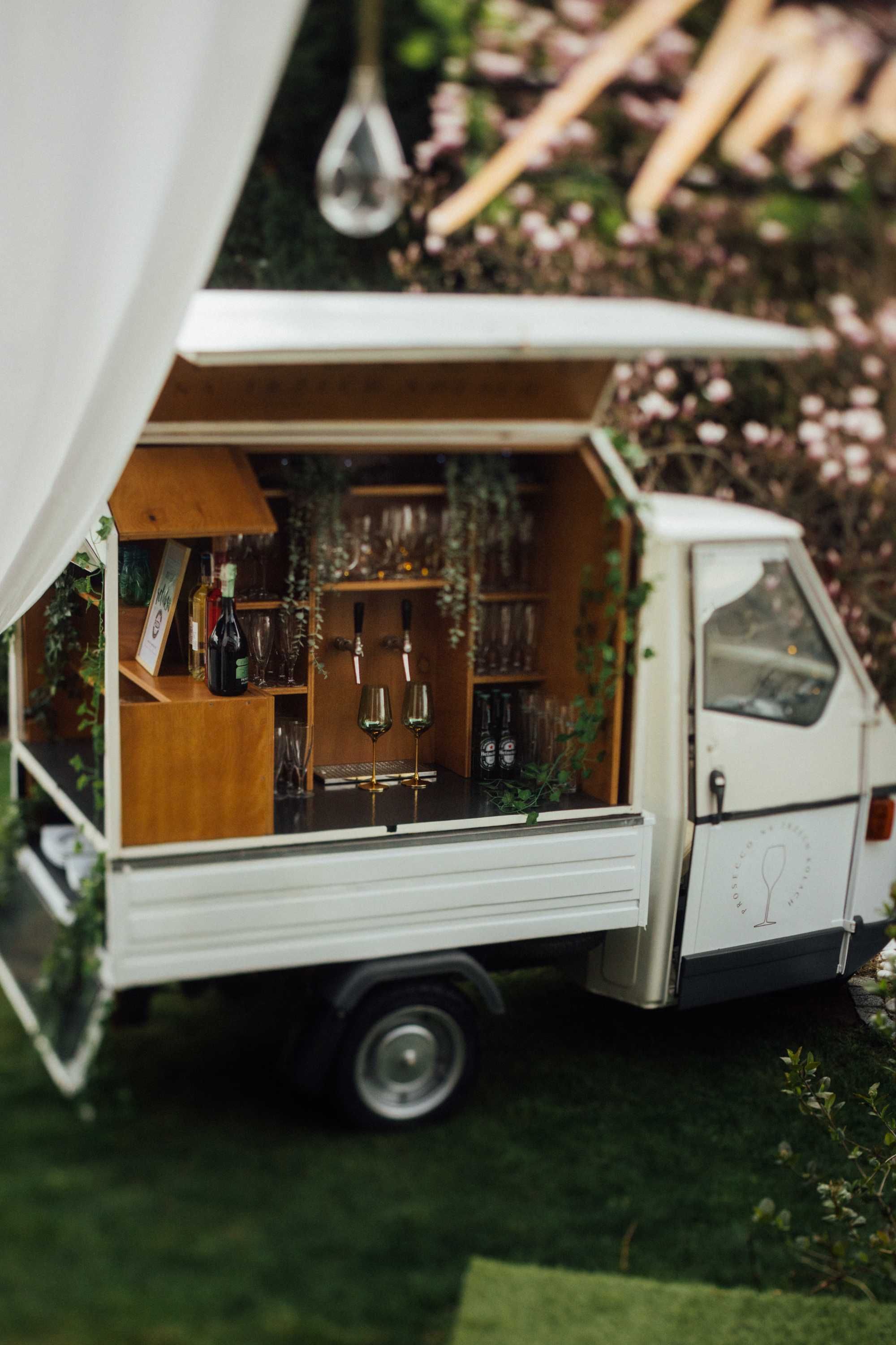 Prosecco van, mobilny bar, atrakcja na imprezę