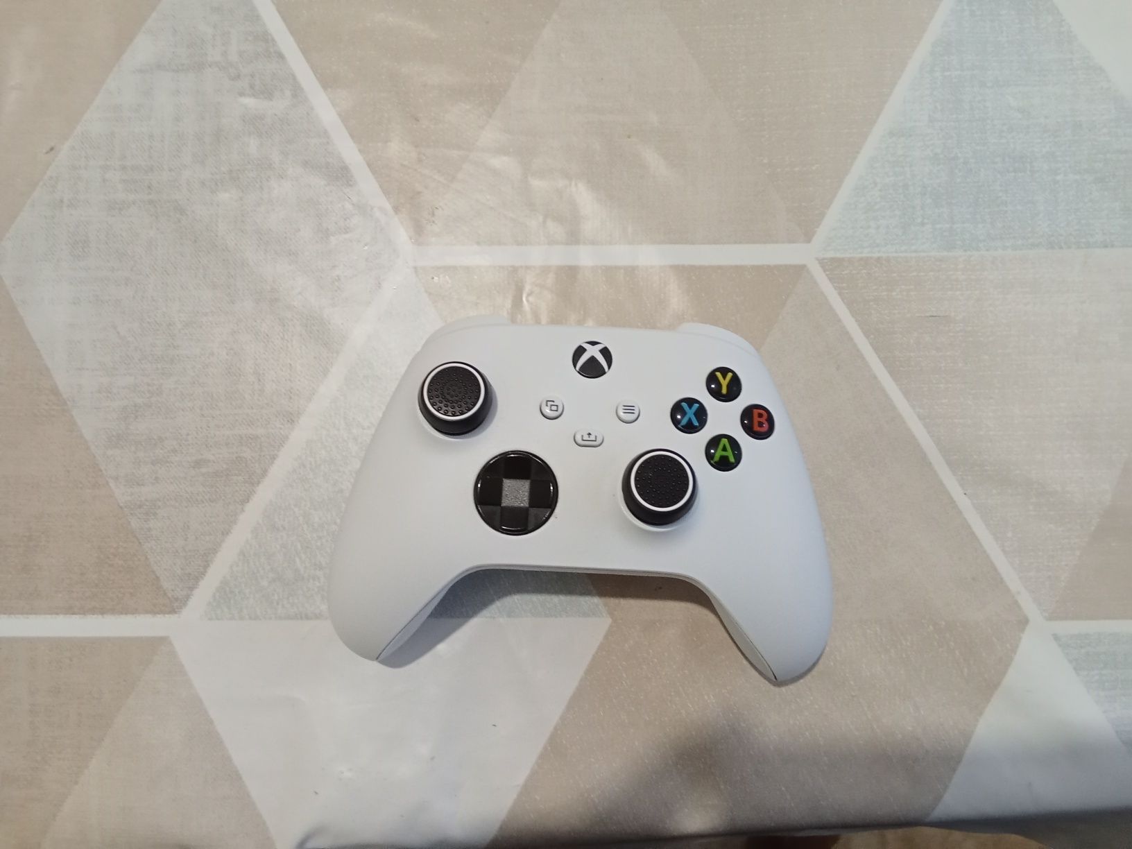Xbox Series S + 65 Jogos + Fones (negociável)