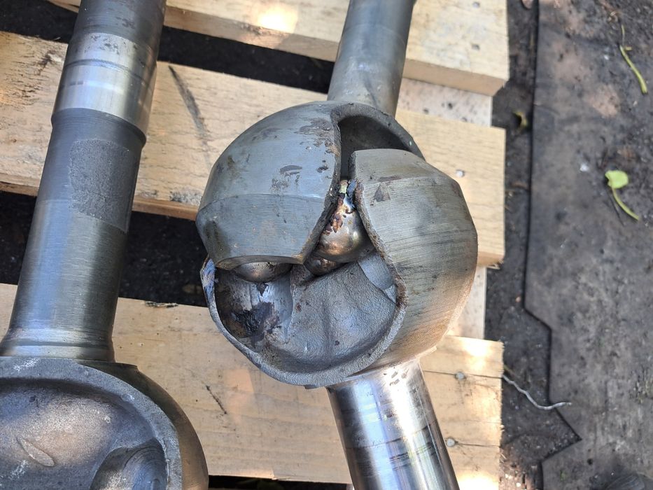 Полуось Зил 131 кулак цапфа ступица опрник колодка