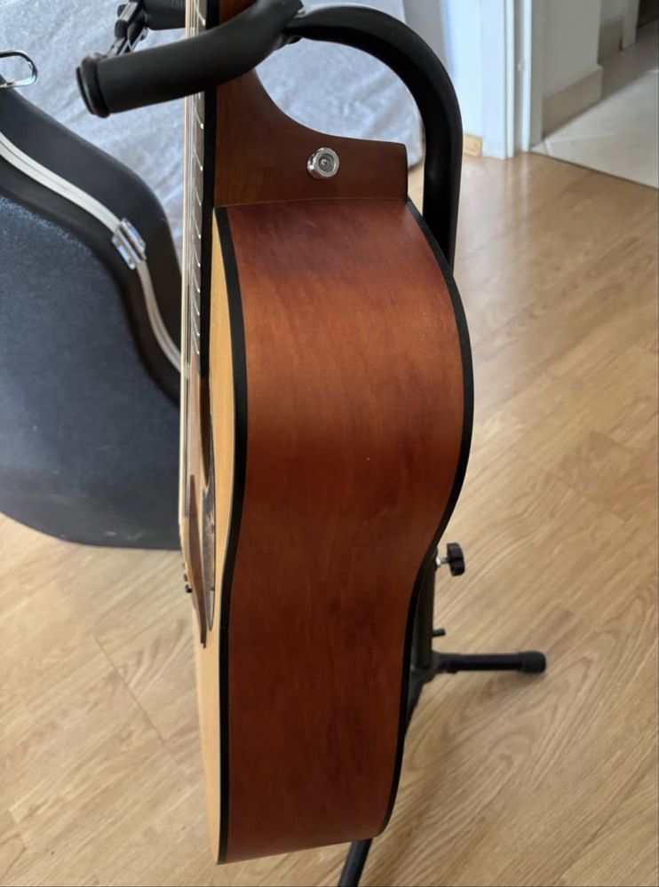 Gitara akustyczna Jasmine S‑35 – twardy futerał + statyw