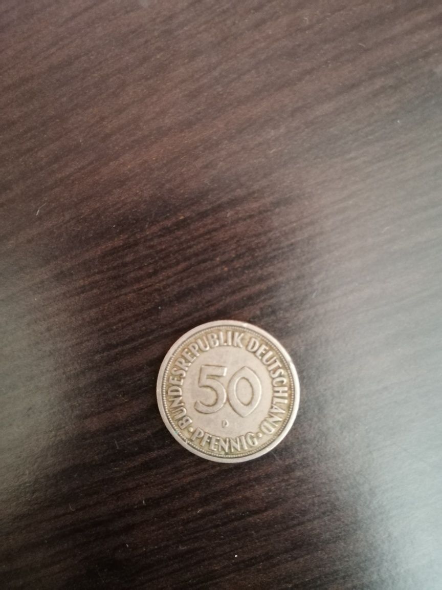 Продам монету 50