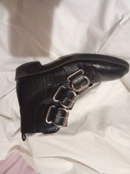 Взуття жіноче  осінь