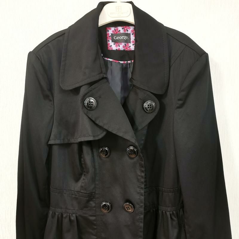Плащ тренч George 46/3XL/54 в очень хорошем состоянии 

Котоновый плащ