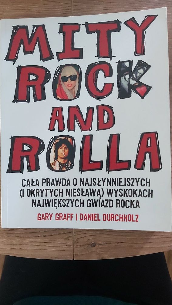 Mity rock and rolla. Gary Graff, Daniel Durchholz