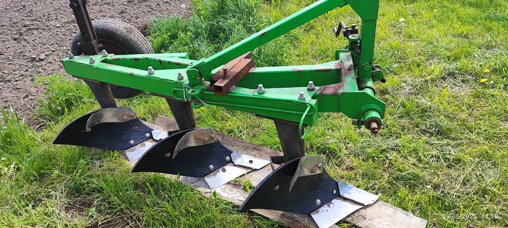 Плуг 3*25  на високих стійках