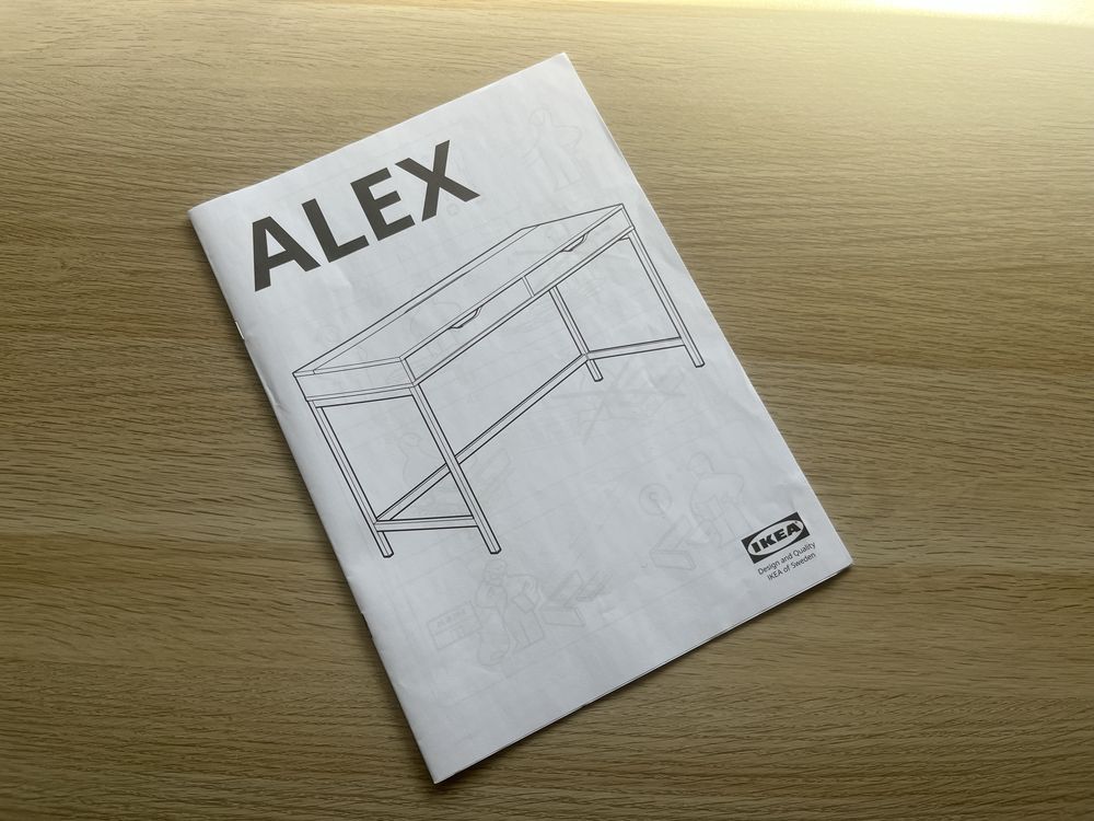 Secretaria IKEA modelo ALEX (132x58 cm)