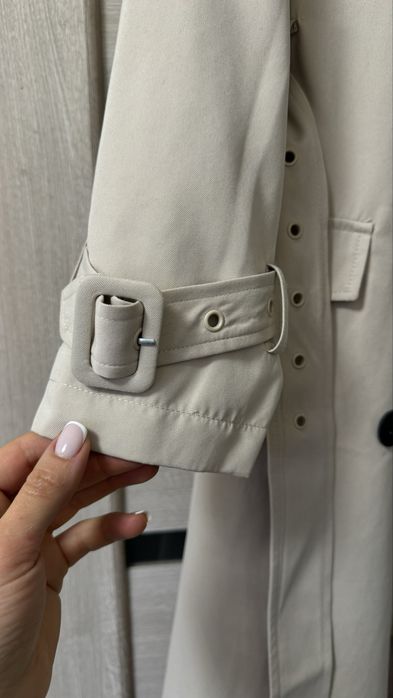 Стильний класичний тренч в гарному стані