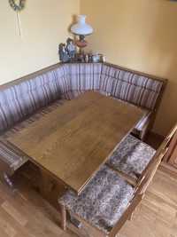 Stół kuchenny rozkladany, narożnik i i dwa krzesła. Zestaw mebli