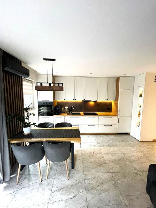 Os. Jeziorna, 3-pokojowe mieszkanie z 2 balkonami, klimatyzacja