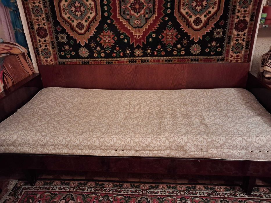 Продам кровать - тахту.