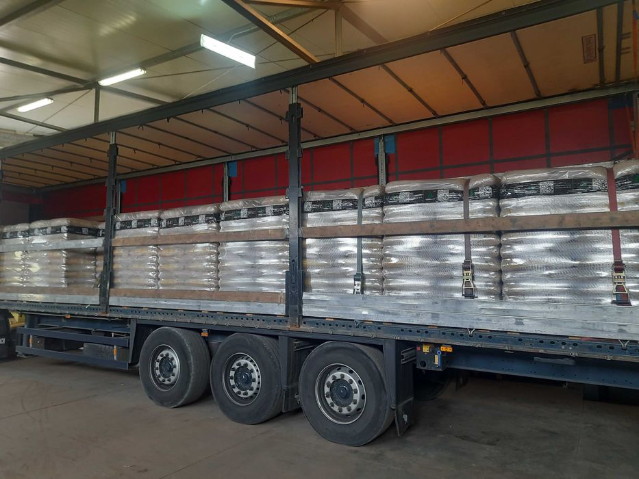 Pellet  drzewny  sosnowy jasny A1  premium worki 15 kg detal , hurt.