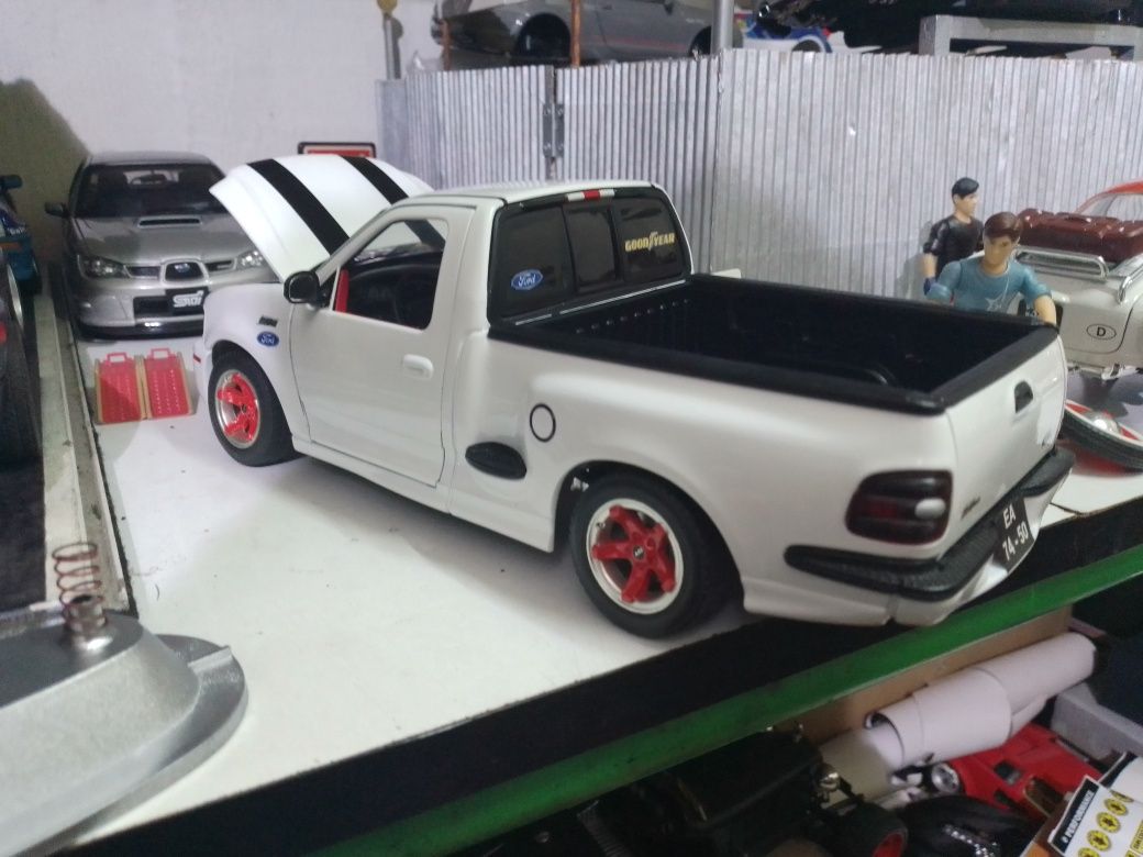 Miniatura Ford SVT f150