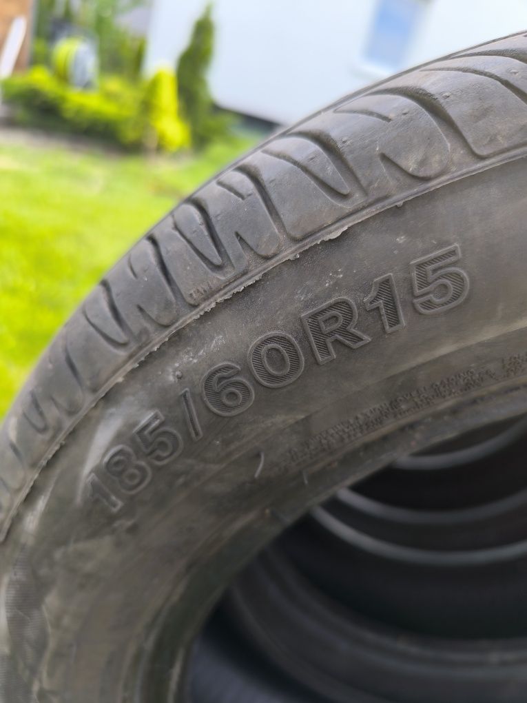 Komplet opon Firestone