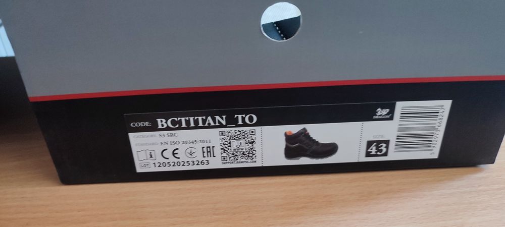 Buty robocze zimowe+bielizna termoaktywna+ płaszcz przeciwdeszczowy pr