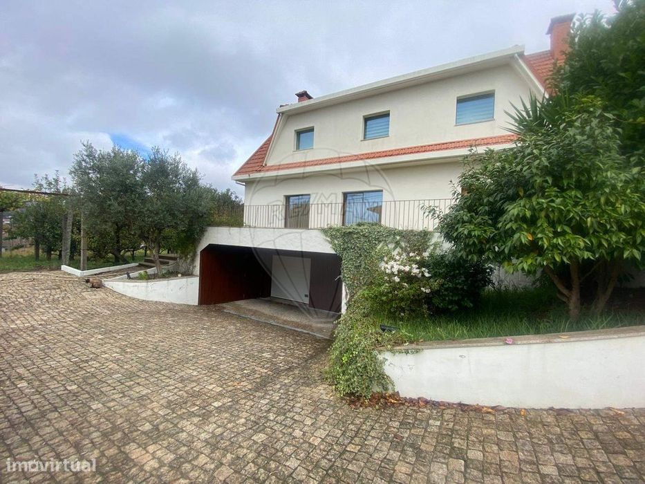 Moradia T4 para venda