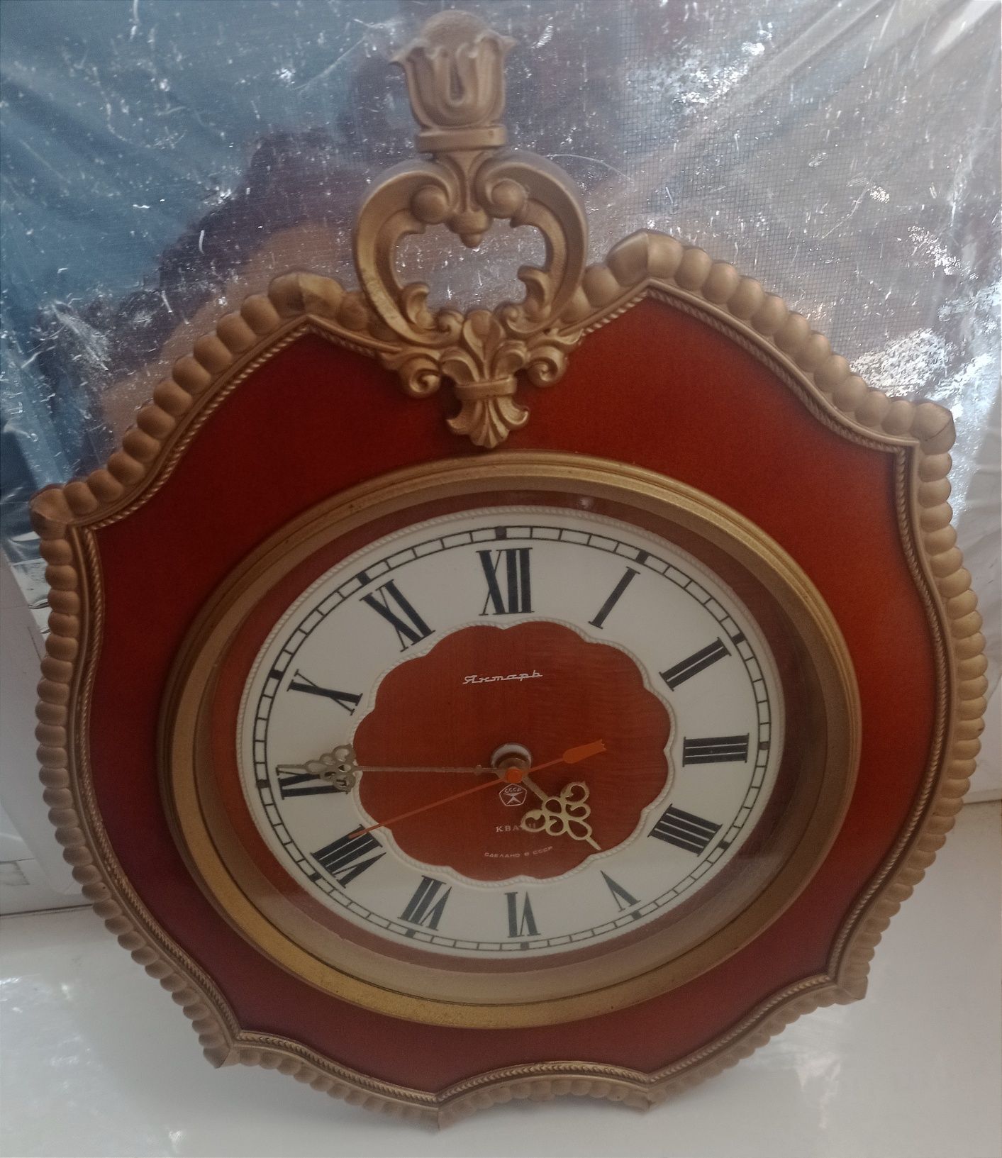 Продам настенные часы Янтарь. СССР