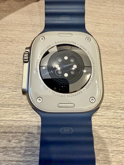 Продам Apple Watch Ultra 2 49 mm Natural Titanium Case with Ocean Band