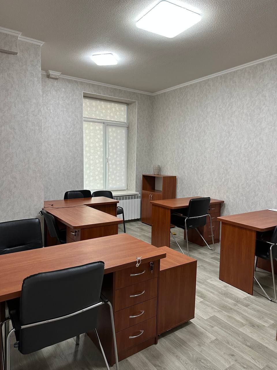 Продам действующий офис с отдельным входом, метро Холодная Гора 5 мин