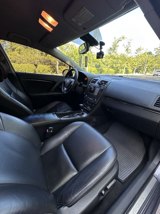 TOYOTA AVENSIS 2011р. 2.2 дизель від власника