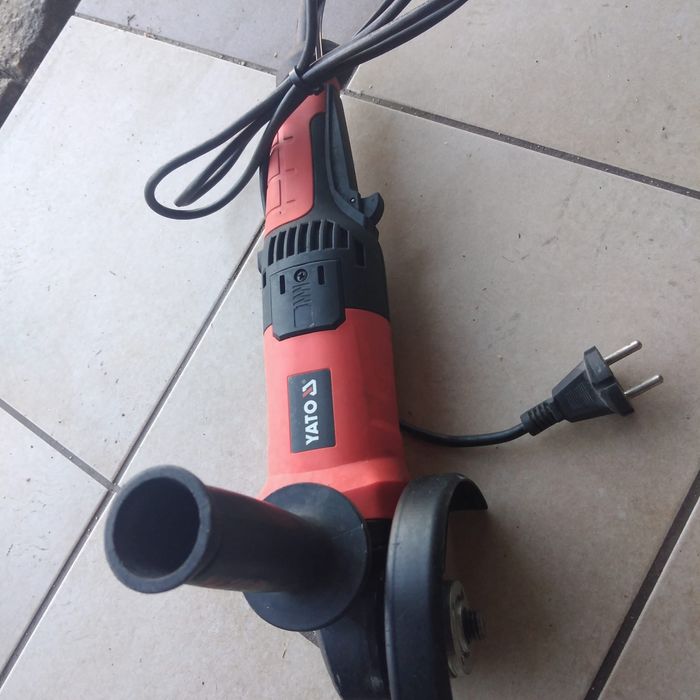 Szlifierka kątowa Yato 1400 W