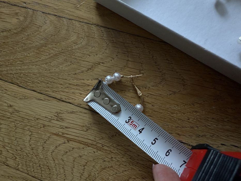 Kokówki i kolczyki ze sztucznymi perłami