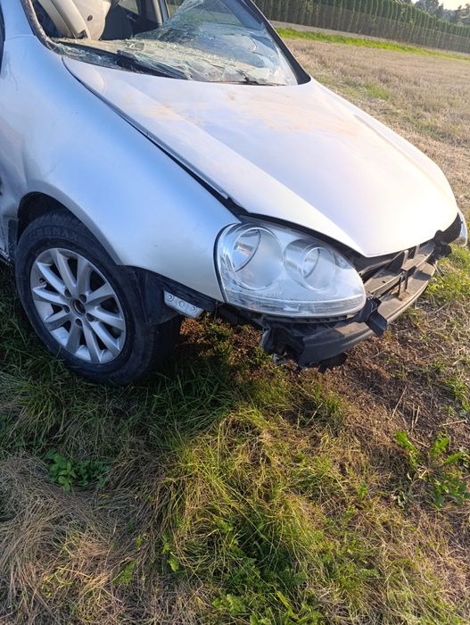 VW golf v 5 silnik 1.6 bse maska lampa skrzynia jht maglownica  zacisk