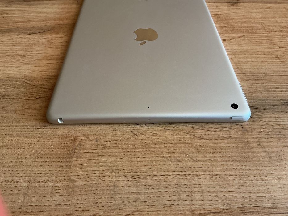 Ipad  10.2 (9 Gen) A2602, 64g стан нового.