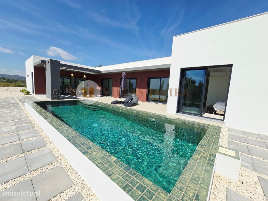 Moradia Nova Térrea com Piscina - Conforto, Estilo e Privacidade pe...